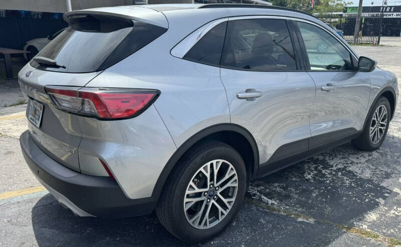 2021 Ford Escape SEL photo 8