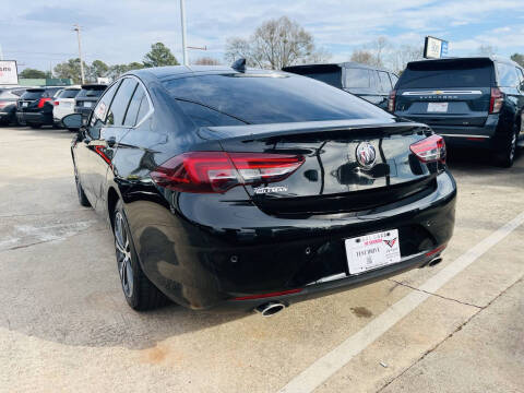 2019 Buick Regal Sportback Essence