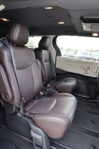 2021 Toyota Sienna Platinum 7-Passenger