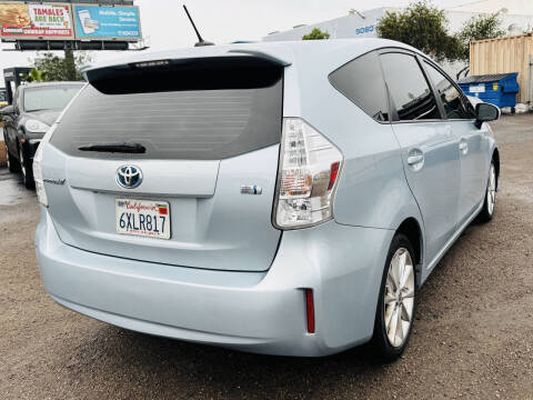 2012 Toyota Prius v Five
