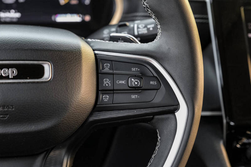 2023 Jeep Grand Cherokee L Laredo