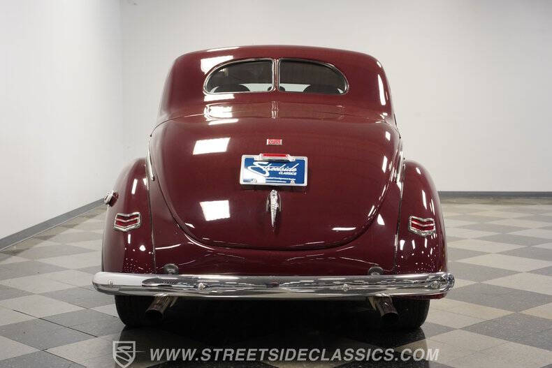 1940 Ford Deluxe