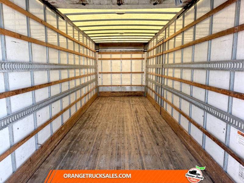2020 Freightliner M2 106