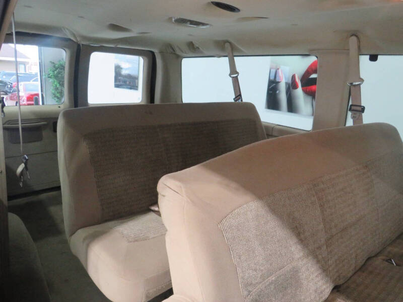 2005 Ford E-Series E-150 XL