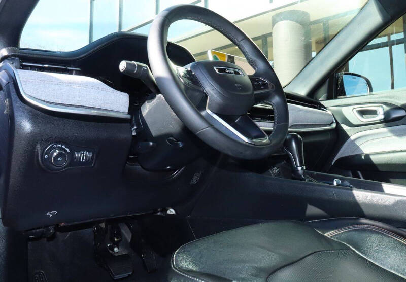 2023 Jeep Compass Latitude Lux