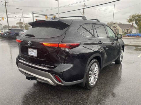 2025 Toyota Highlander Platinum