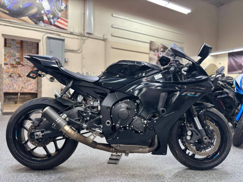 2023 Yamaha YZF-R1