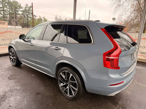 2020 Volvo XC90 T6 Momentum 6-Passenger
