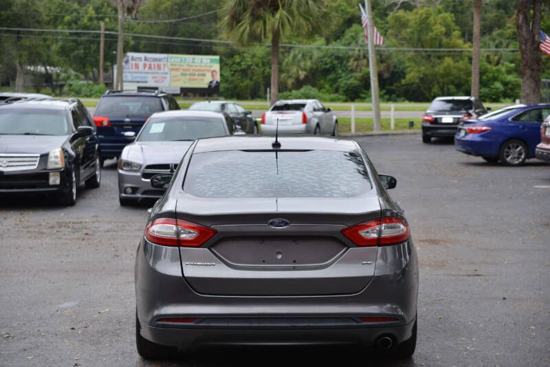 2013 Ford Fusion SE