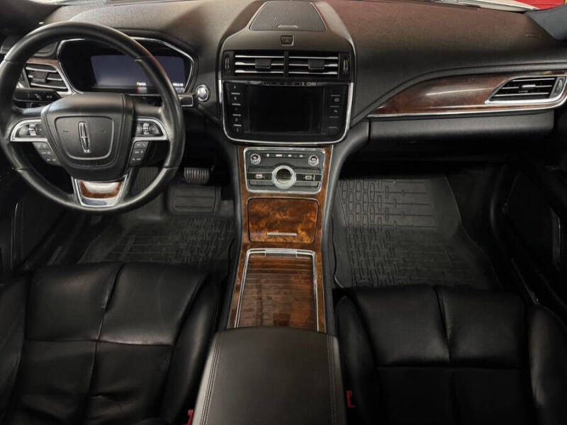 2017 Lincoln Continental Select