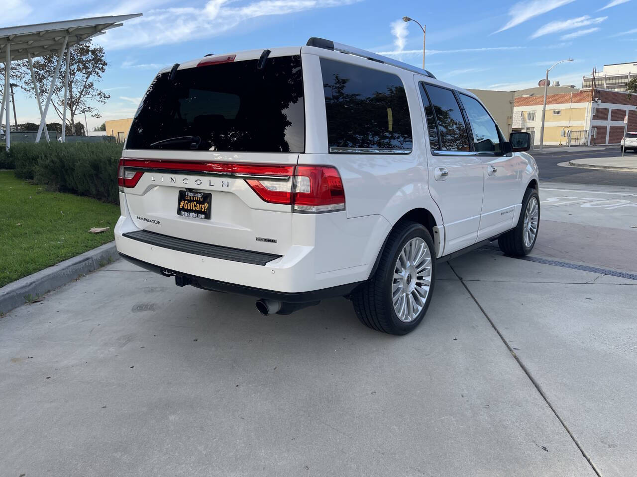 2015 Lincoln Navigator for sale at Got Cars in Downey, CA