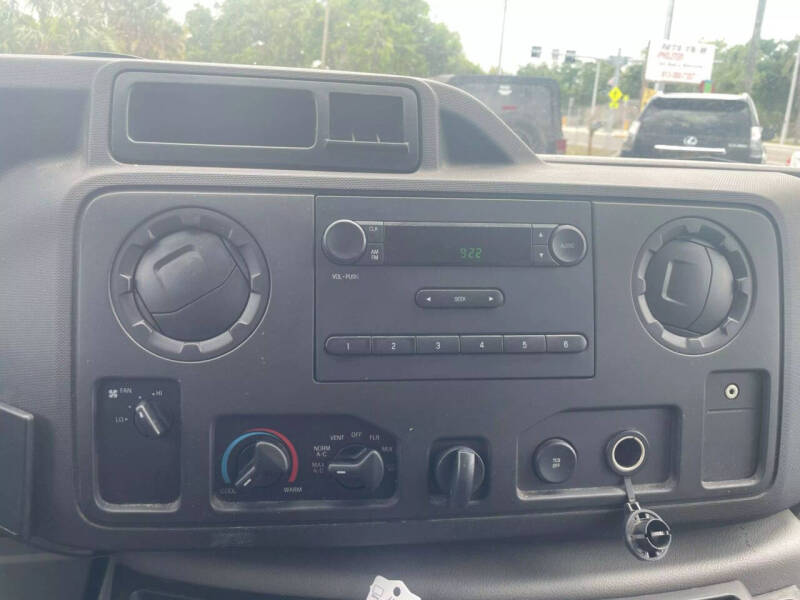 2014 Ford E-Series E-150