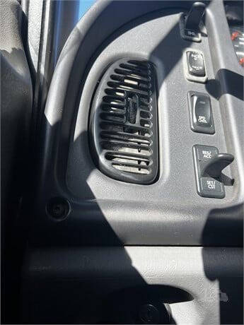 2007 Freightliner M2 106