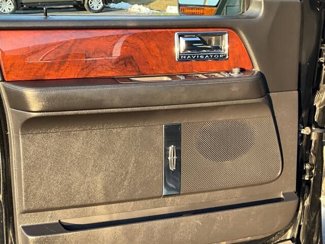 2011 Lincoln Navigator L