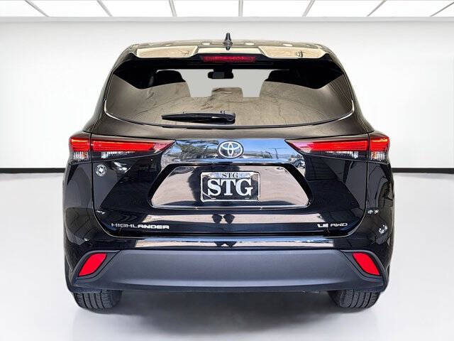 2024 Toyota Highlander LE