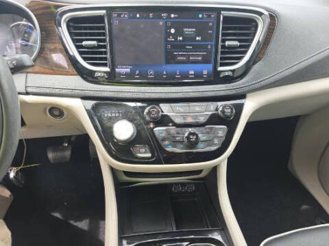 2022 Chrysler Pacifica Hybrid Limited
