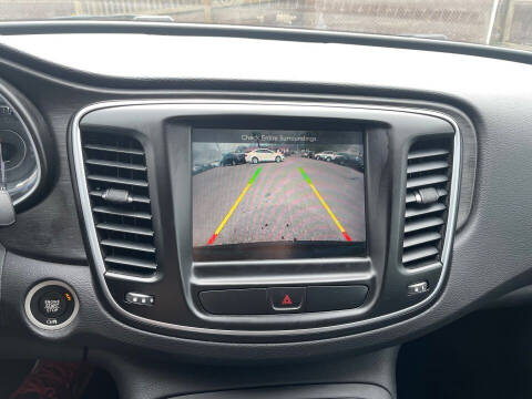 2017 Chrysler 200 Limited