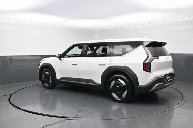 2024 Kia EV9 Light Long Range