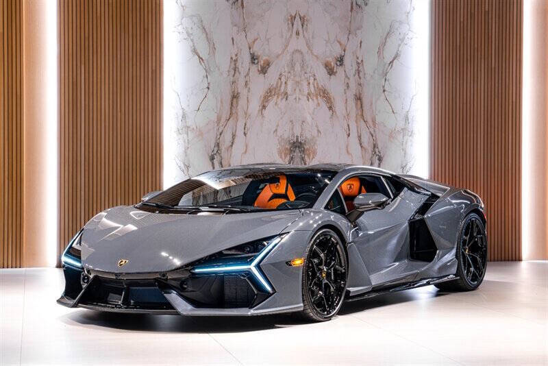 2024 Lamborghini Revuelto