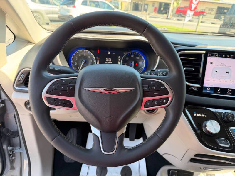 2023 Chrysler Pacifica Touring L