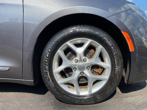 2017 Chrysler Pacifica Touring Plus