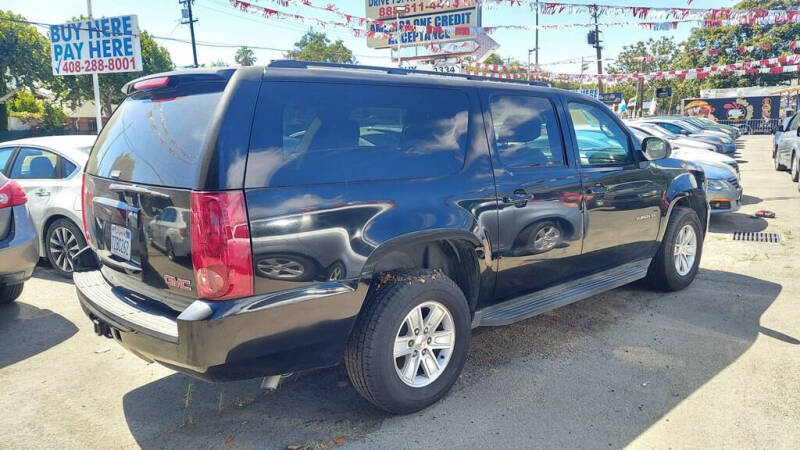 2011 GMC Yukon XL SLE