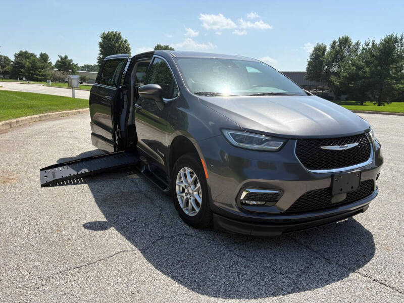 2023 Chrysler Pacifica Touring L