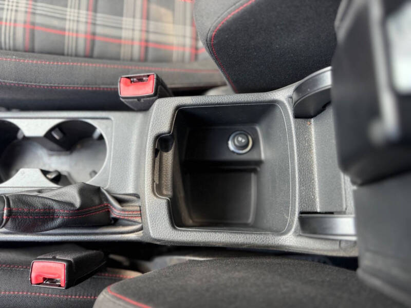 2017 Volkswagen Golf GTI S