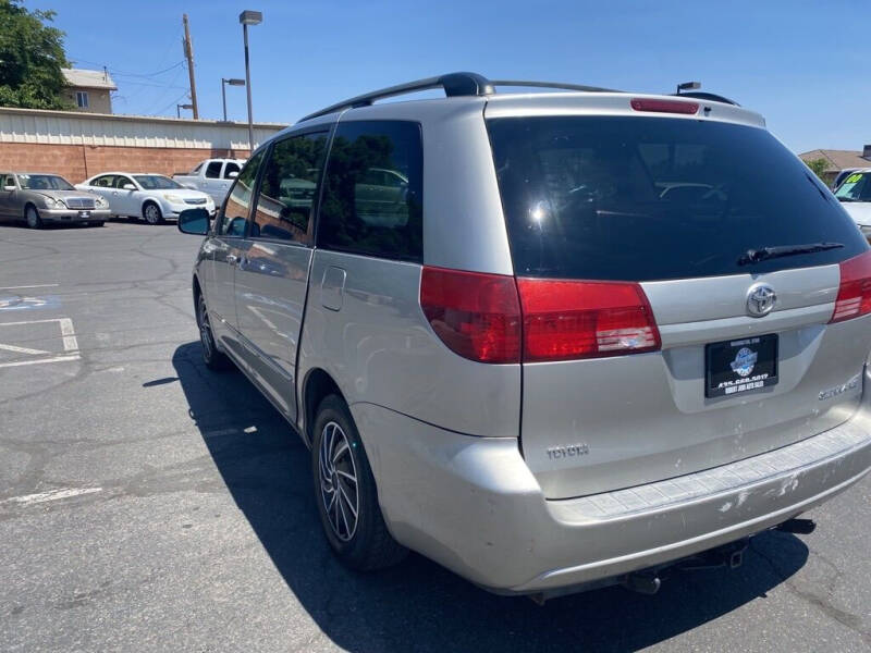 2005 Toyota Sienna