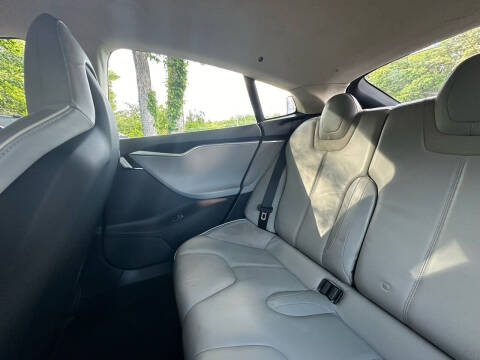 2013 Tesla Model S Performance