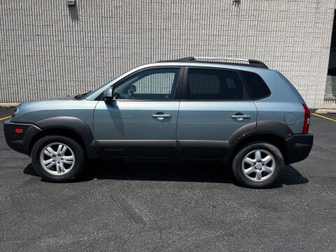 2005 Hyundai Tucson for sale at Des Plaines Auto Works in Des Plaines IL