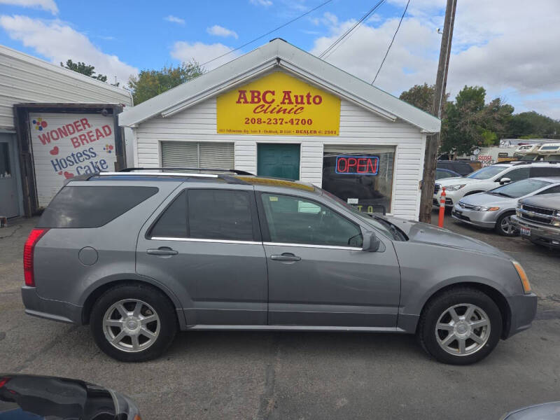 2005 Cadillac SRX Base's photo