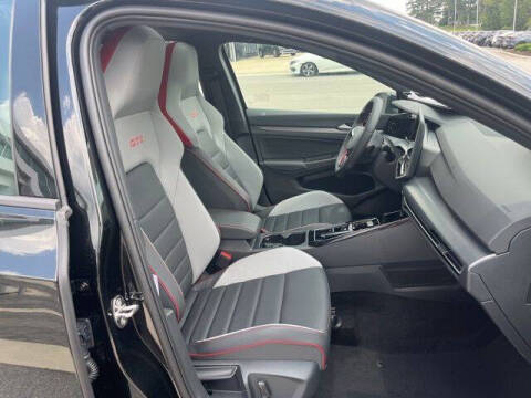 2025 Volkswagen Golf GTI SE