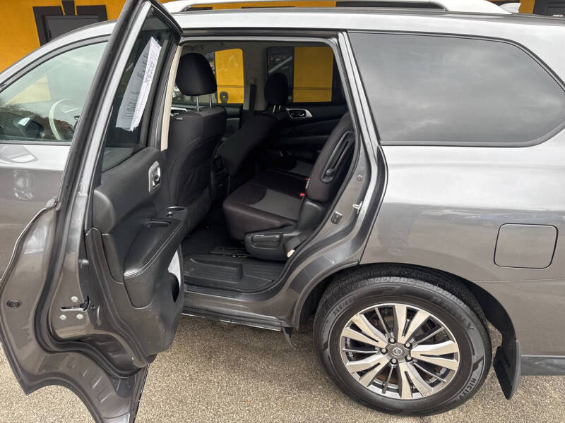 2019 Nissan Pathfinder S