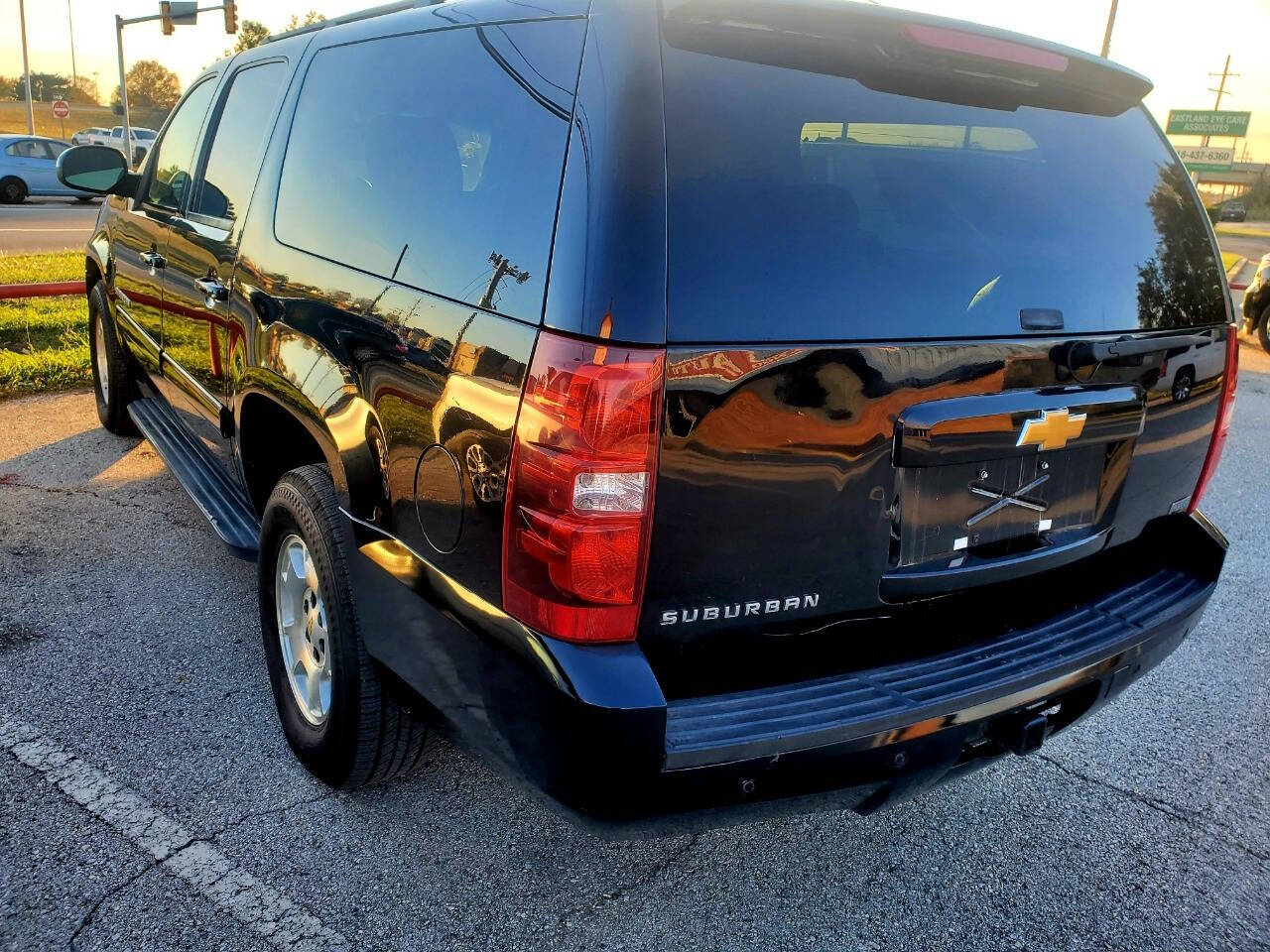 2012 Chevrolet Suburban for sale at DURANGO AUTO CENTER LLC in Tulsa, OK