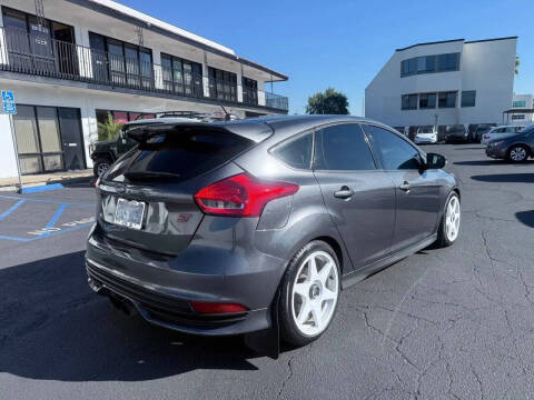 2017 Ford Focus ST