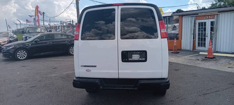 2021 Chevrolet Express 2500