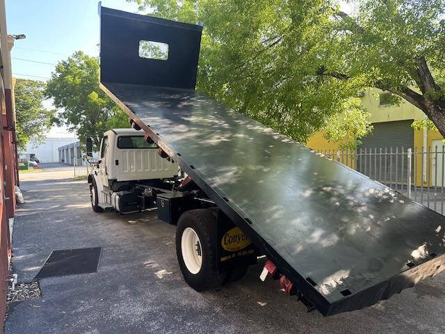 2019 Freightliner M2 106