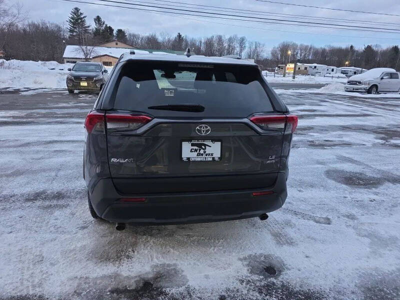 2019 Toyota RAV4 LE