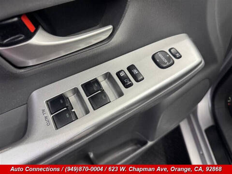 2014 Toyota Prius v Five