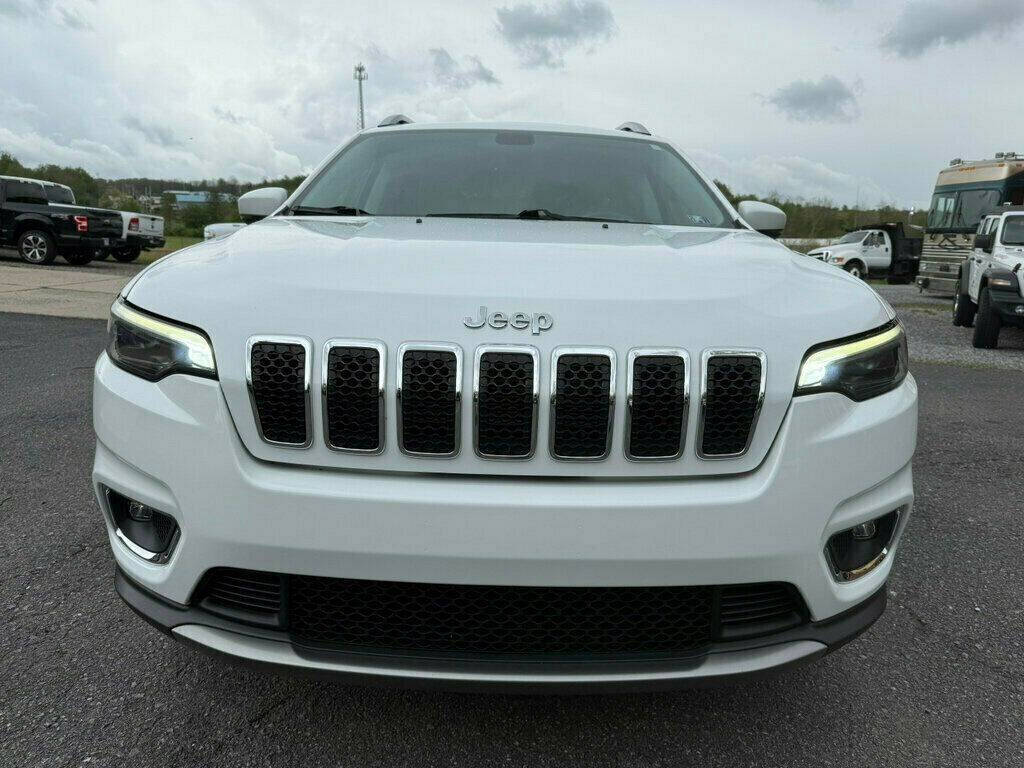 2019 Jeep Cherokee 8