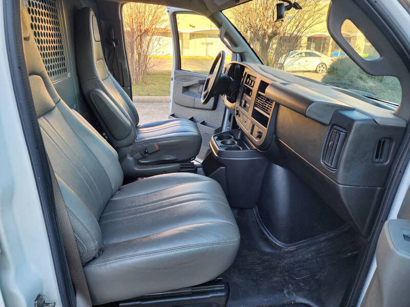 2022 Chevrolet Express 2500