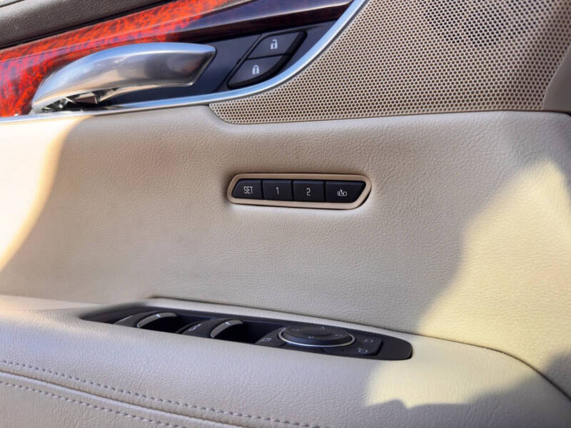 2017 Cadillac XT5 Premium Luxury