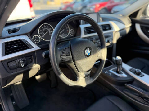 2015 BMW 3 Series 320i