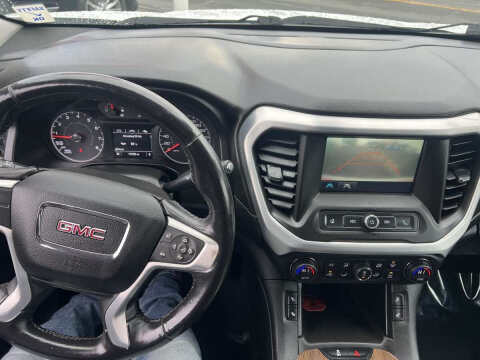 2017 GMC Acadia SLE-2