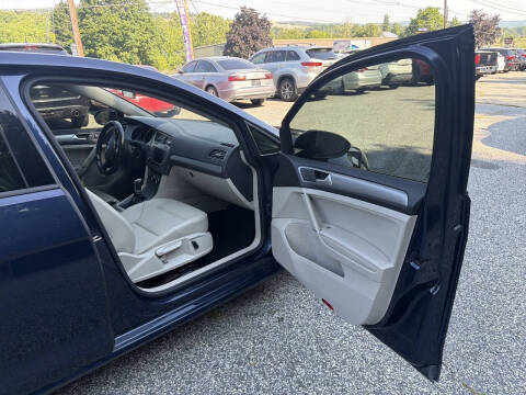 2017 Volkswagen Golf TSI Wolfsburg Edition