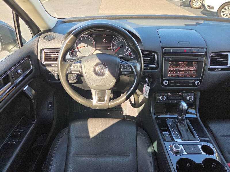 2015 Volkswagen Touareg V6 Sport