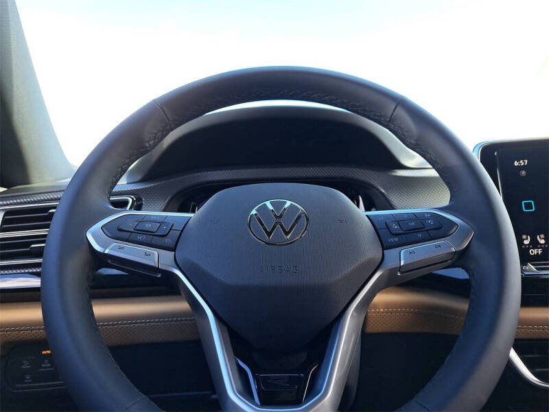 2026 Volkswagen Atlas Cross Sport SEL R-Line Black 4Motion