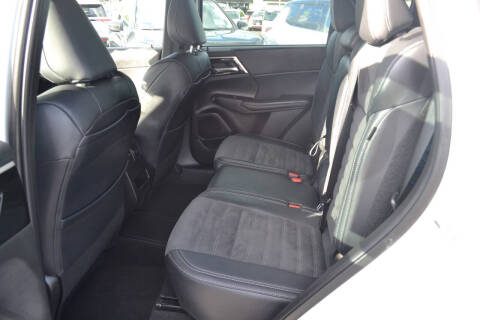 2023 Mitsubishi Outlander PHEV SE