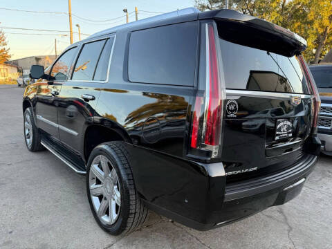 2018 Cadillac Escalade Luxury